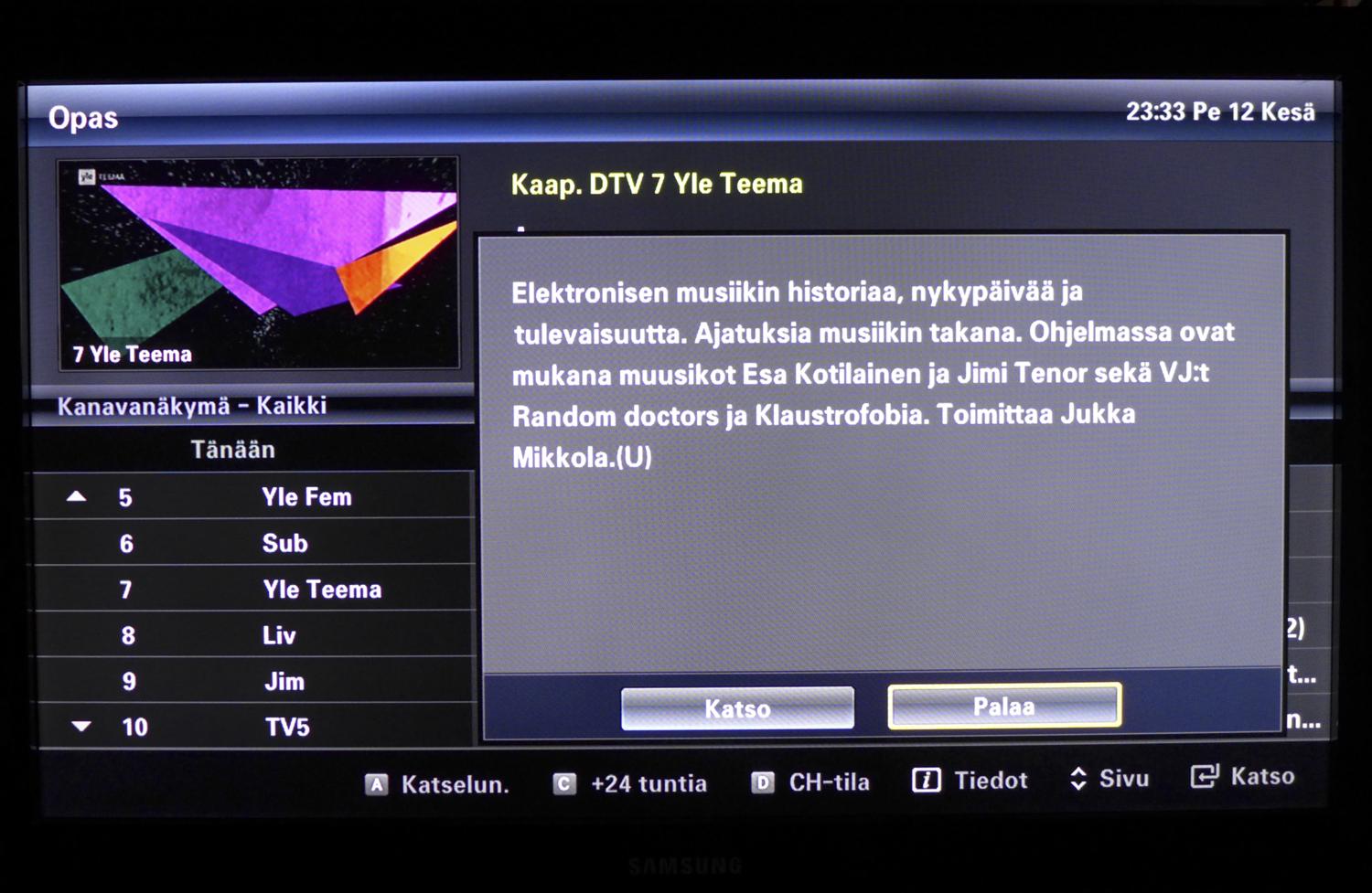 Avaruusromua 25v stills from Live TV Broadcast